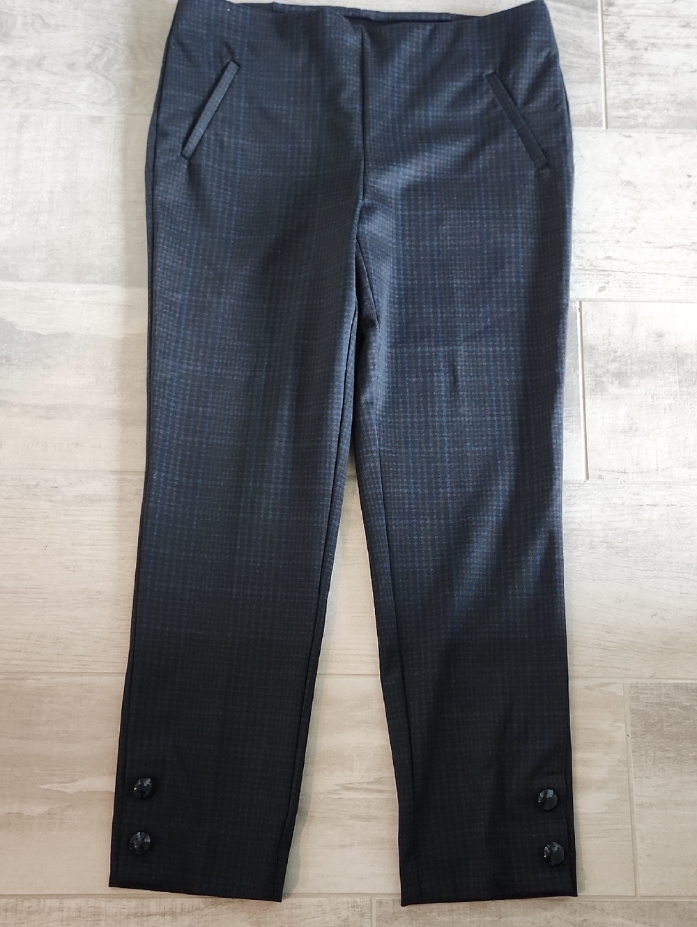 Chico's Fabulously Slimming Woman's Black Micro-Check Ankle Pants - Size 1